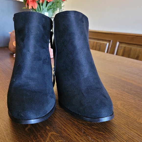 Booties - Picture 3 of 4